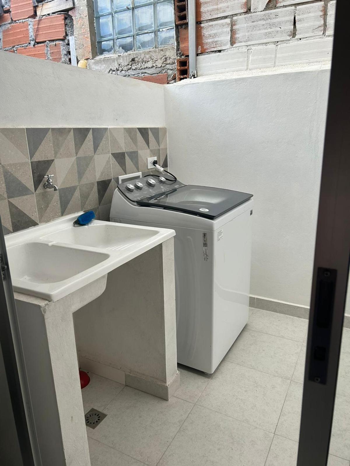 Apartamento Hermosa Casa En Medellin. Cerca A Estacion Del Metro