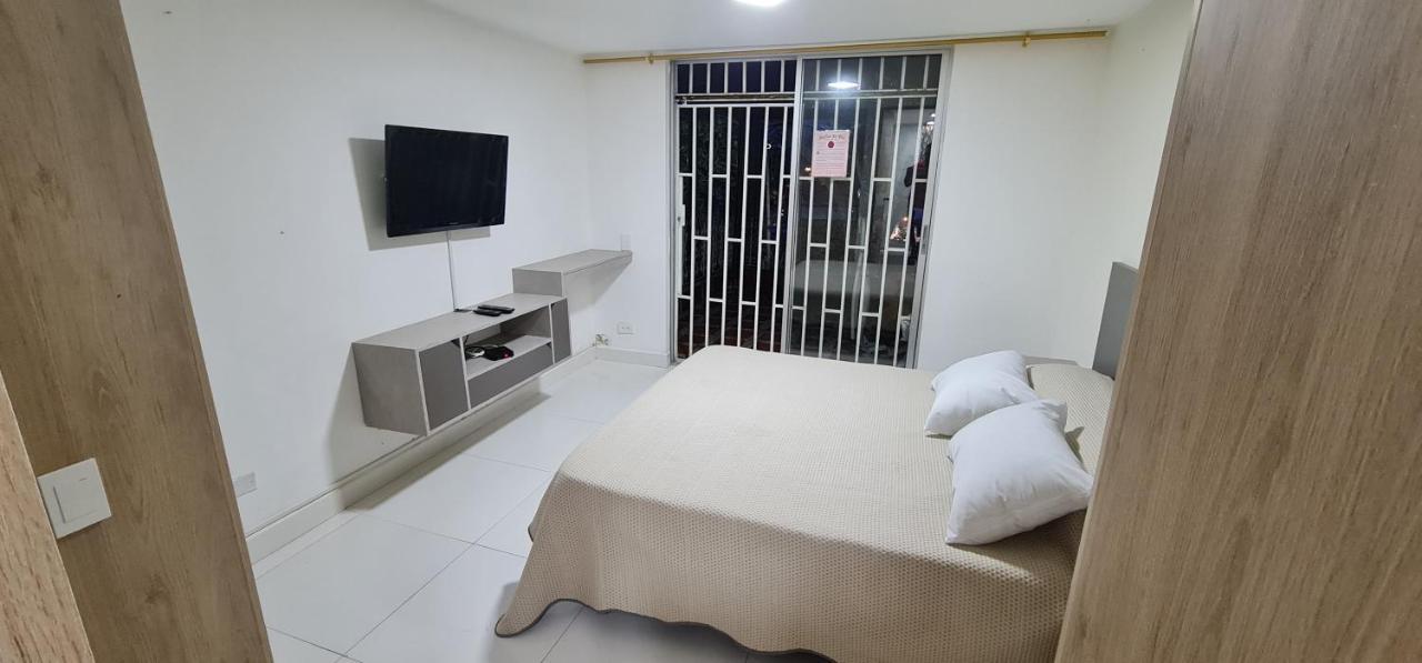Hermosa Casa En Medellin. Cerca A Estacion Del Metro * Medellin